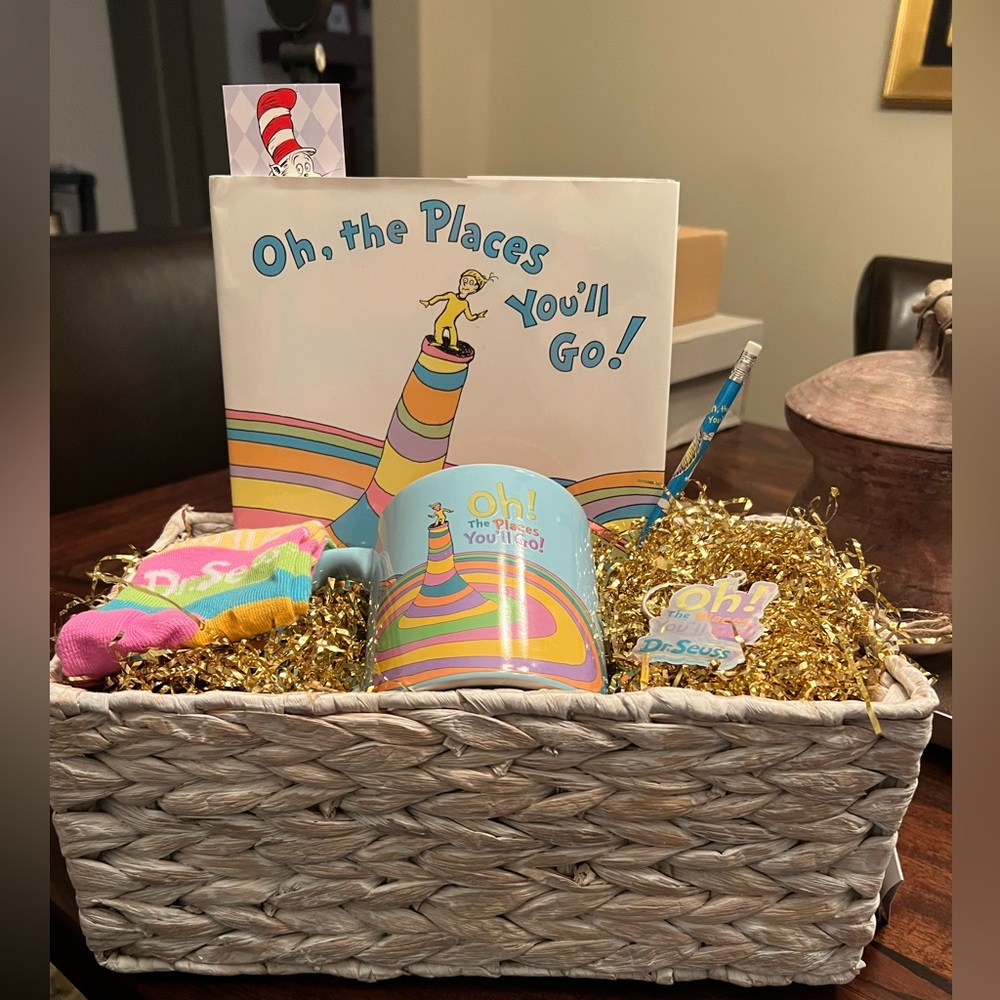 Dr. Seuss - “Oh the Places You’ll Go” Gift set! Just add cellophane wrap! - Picture 2 of 15